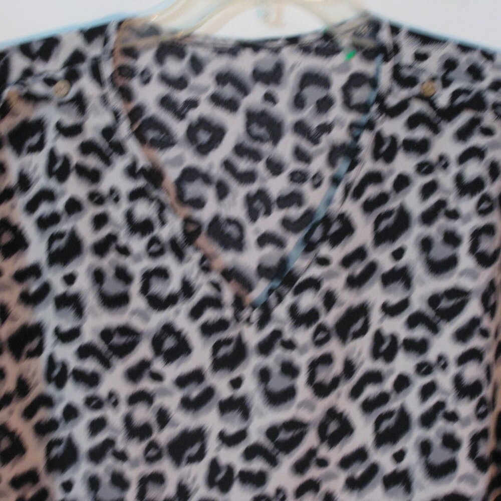 * Unbranded Animal Print Top Large No Tags Lightweight Buttons - Picture 2 of 4